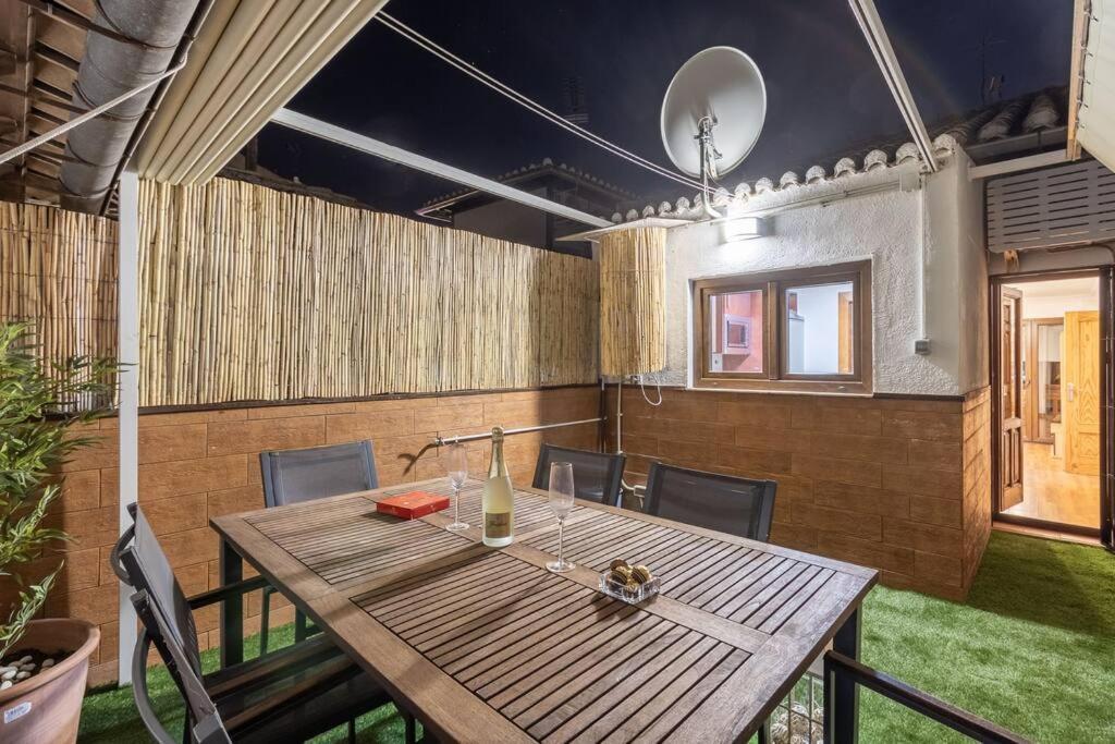 Con Terraza A 4 Minutos De La Catedral Apartment Granada