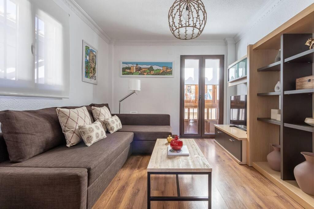 Apartment Con Terraza A 4 Minutos De La Catedral Granada